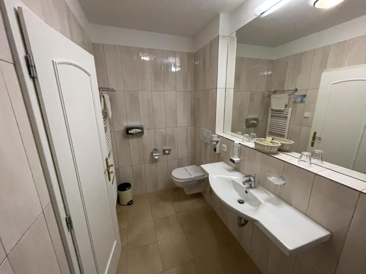 Františkovy Lázně Hotel Reza מראה חיצוני תמונה