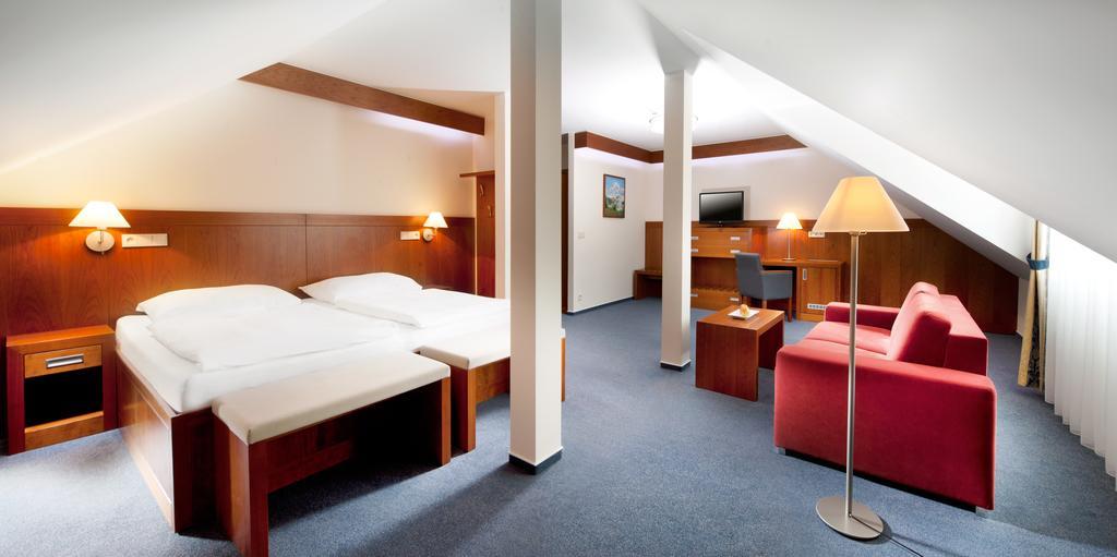 Františkovy Lázně Hotel Reza מראה חיצוני תמונה