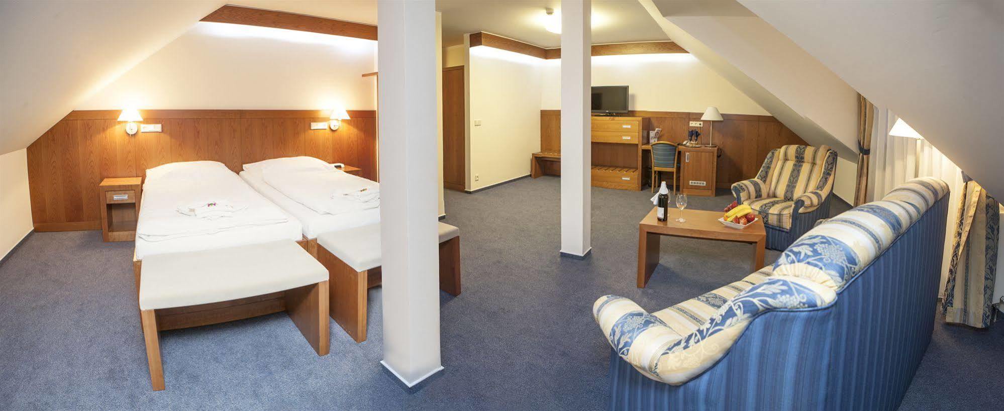 Františkovy Lázně Hotel Reza מראה חיצוני תמונה